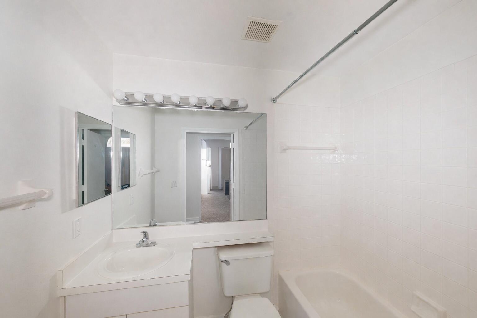 KINGS ISLE PHASE 1 - Residential