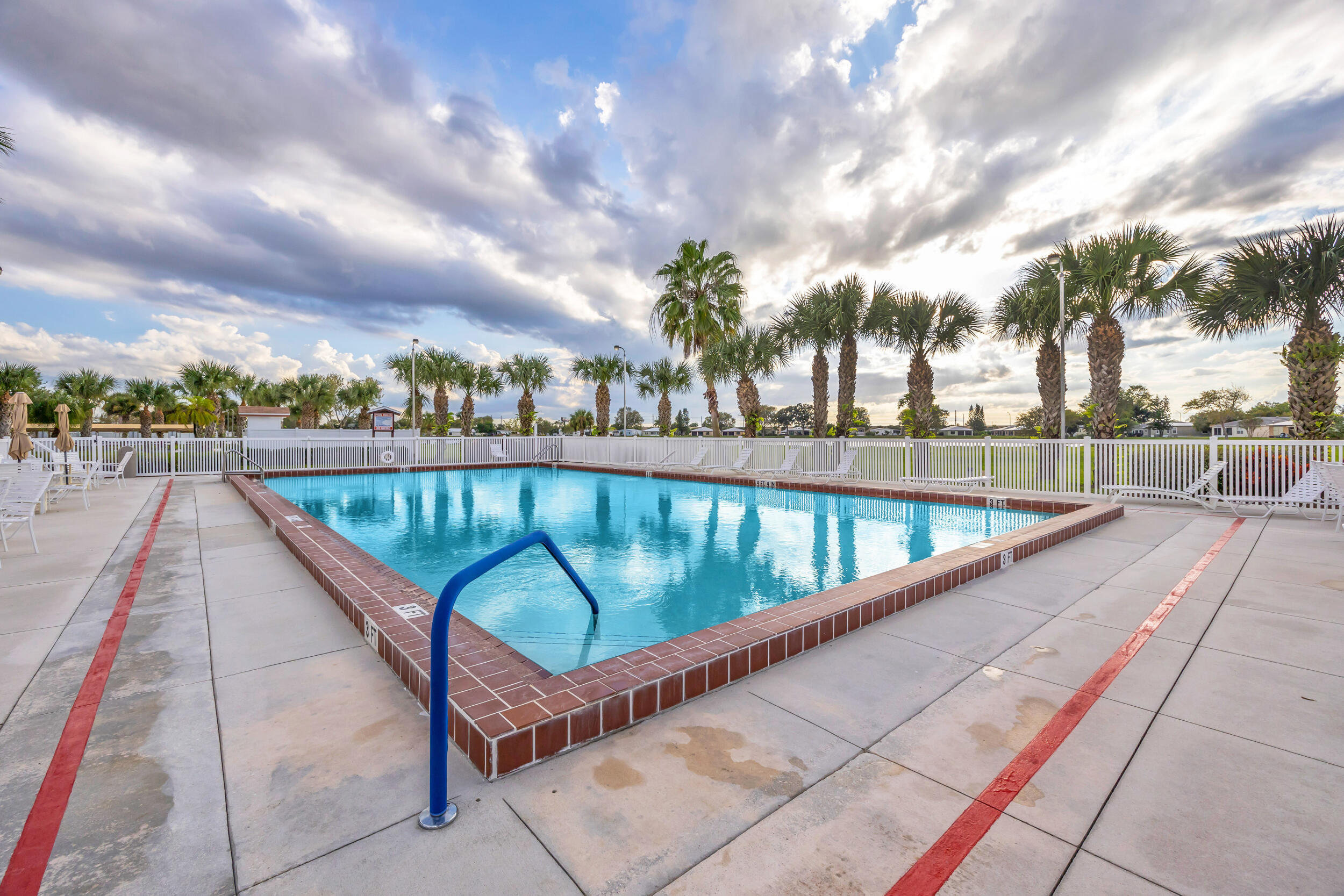SPANISH LAKES FAIRWAYS LEASEHOLD ESTATES - Residential