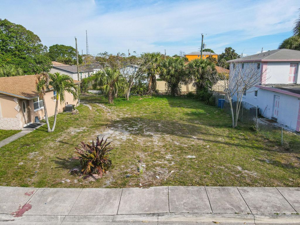 Photo of 1204 W 35th Street, Riviera Beach, FL 33404 (MLS # R10960690)