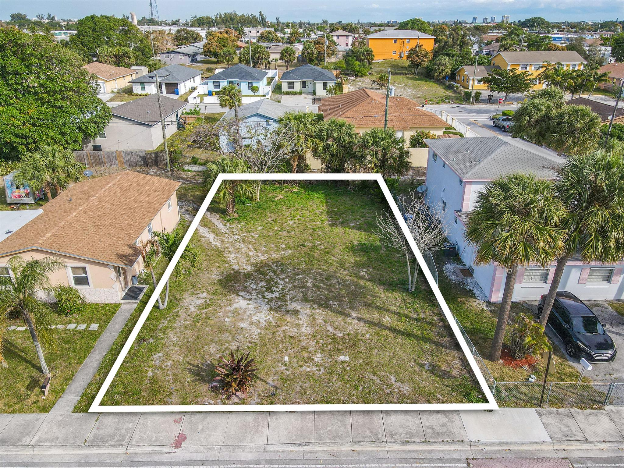 Single family residential lot in redeveloping area.The lot is pretty much cleared, and ready for development.Great property for an investor or someone looking to build a home close to beaches, restaurants, shopping and I95.
