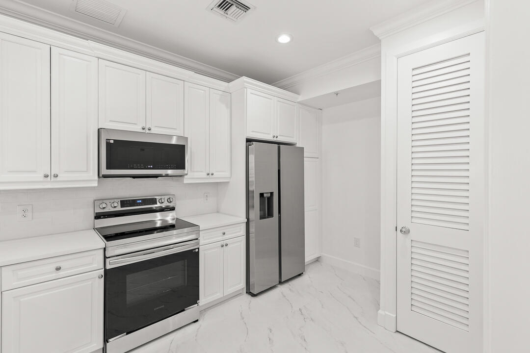 OSCEOLA PLACE CONDO - Residential Lease
