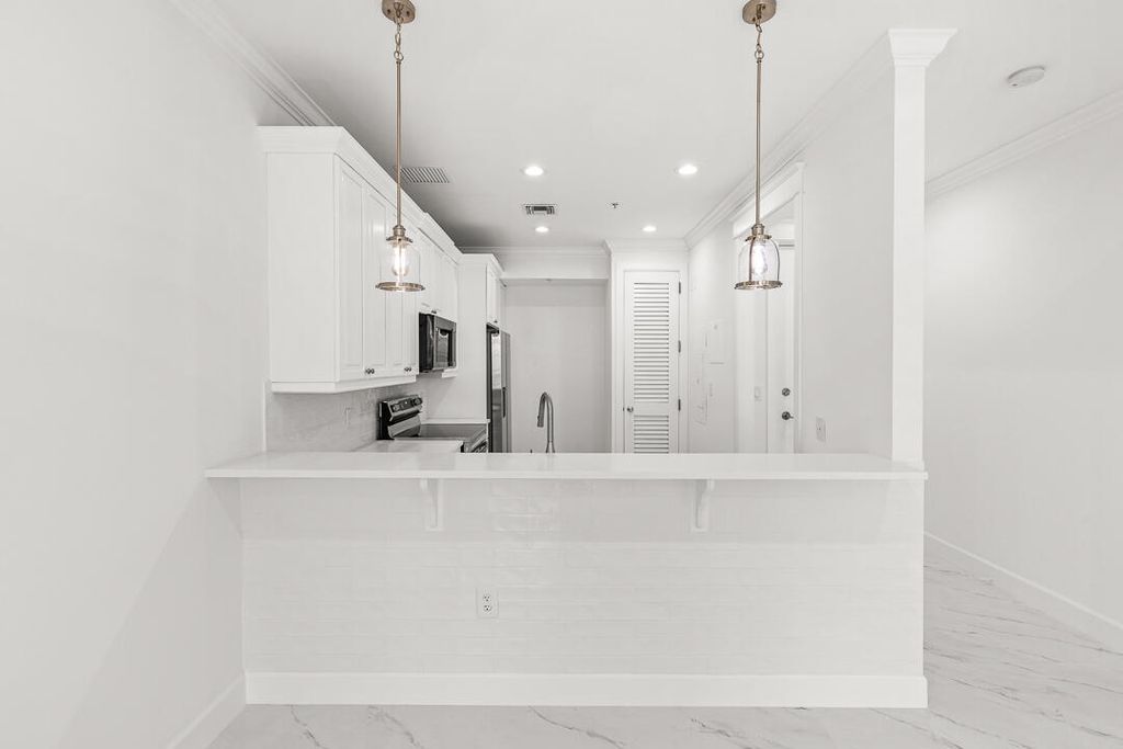 Photo of 47 SW Osceola Street #206, Stuart, FL 34994 (MLS # B26018656)