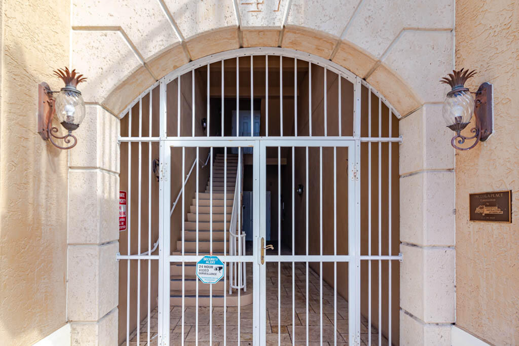 OSCEOLA PLACE CONDO - Residential Lease