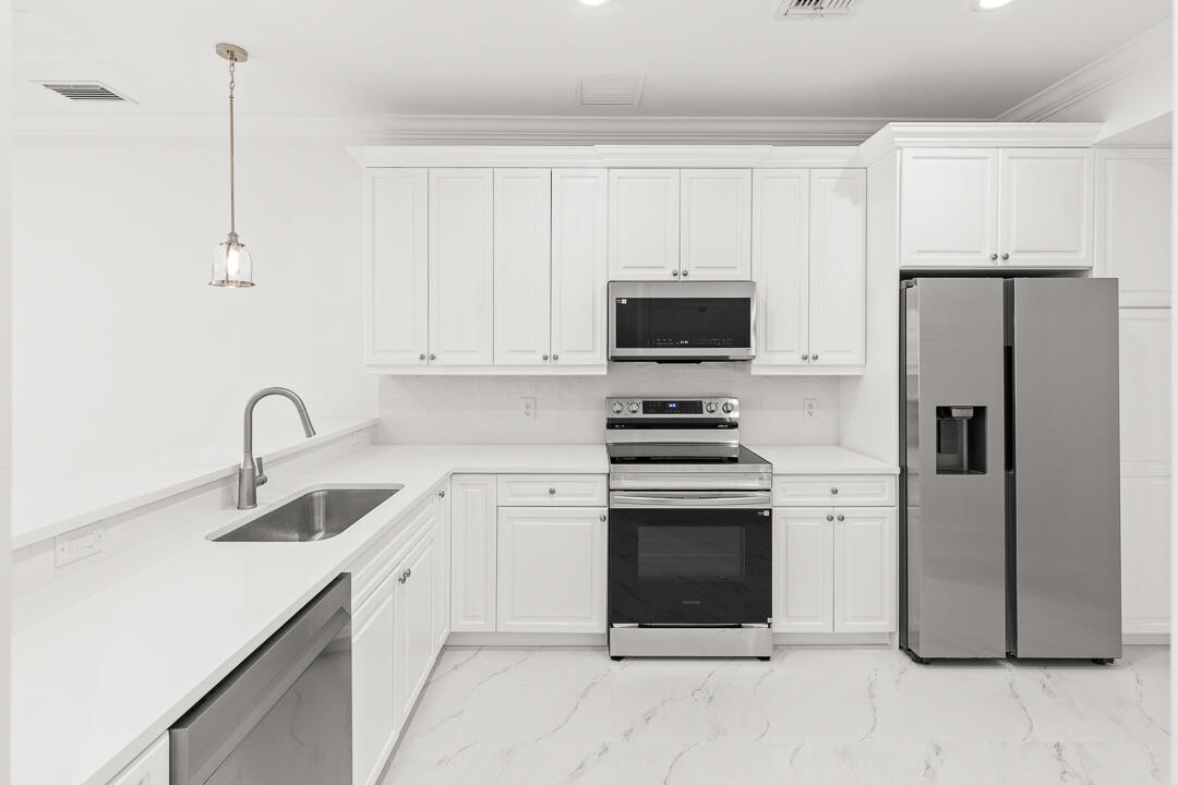 OSCEOLA PLACE CONDO - Residential Lease