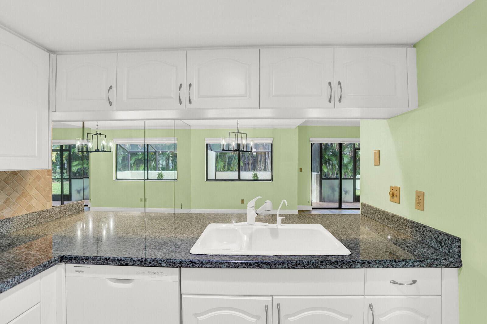 OAK HARBOUR CONDOS - Residential