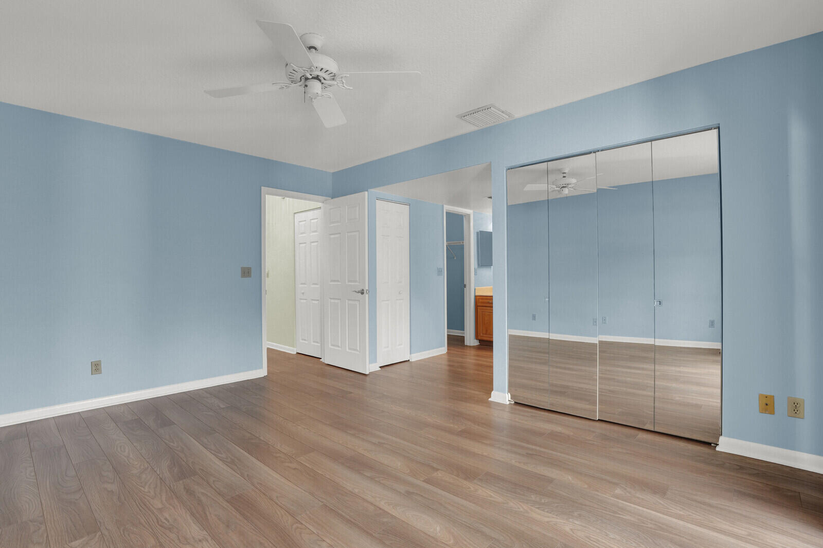 OAK HARBOUR CONDOS - Residential