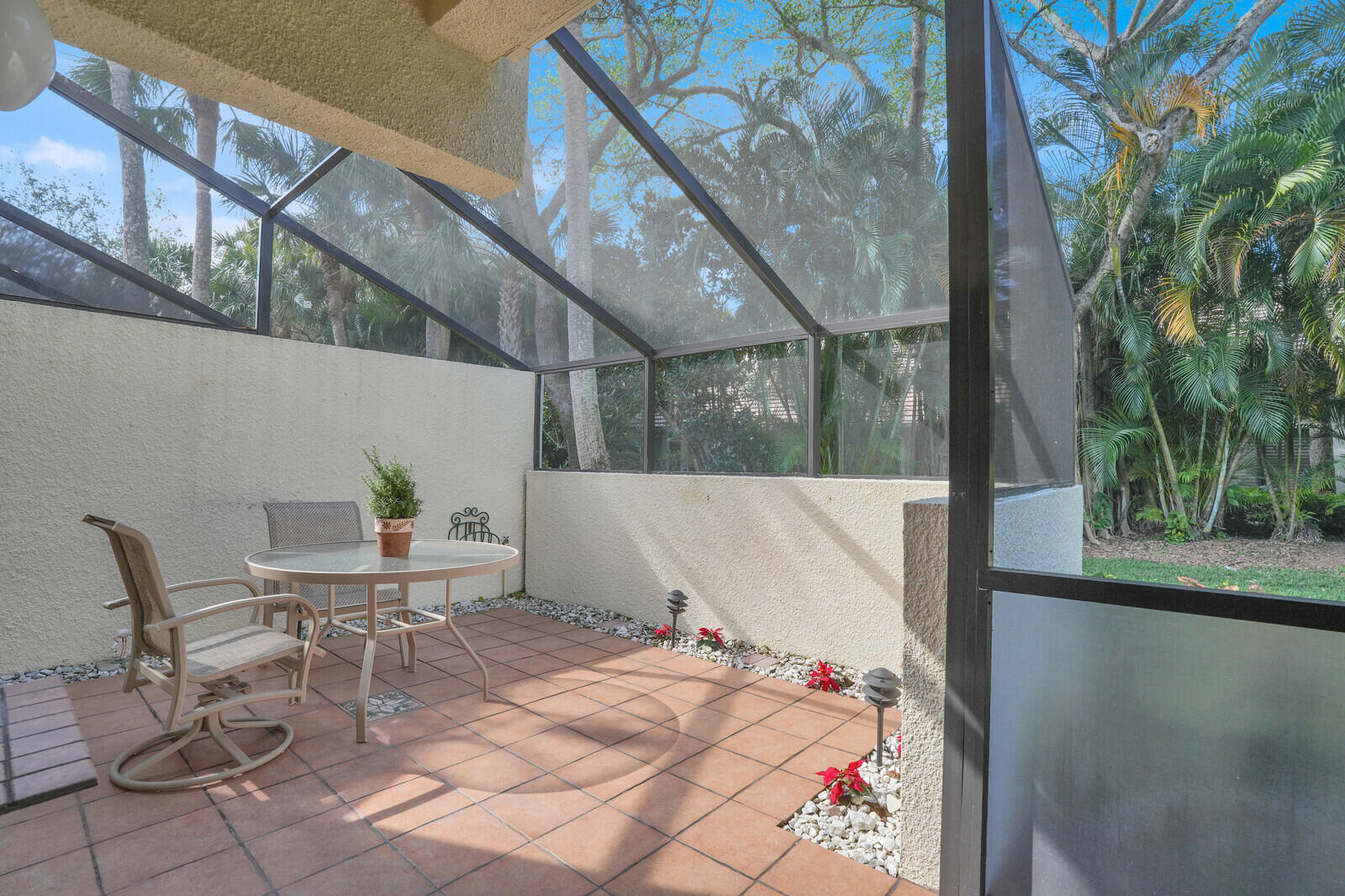 OAK HARBOUR CONDOS - Residential