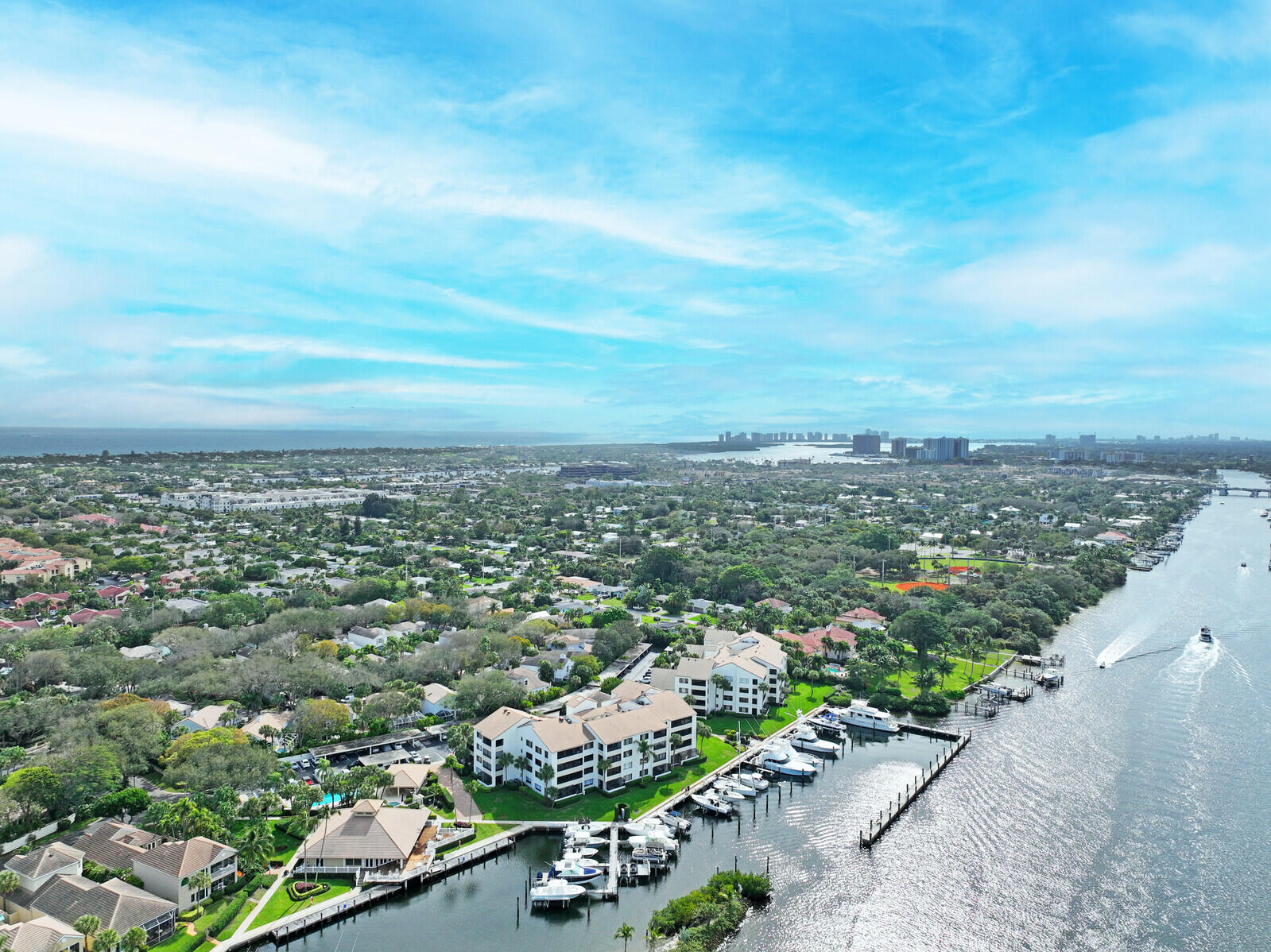 OAK HARBOUR CONDOS - Residential