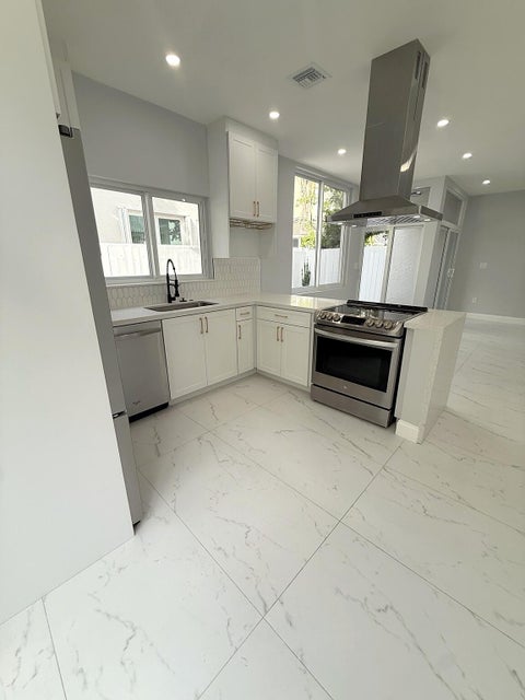Tiny photo for 3705 VALAIS Drive, Hollywood, FL 33021 (MLS # B26082457)