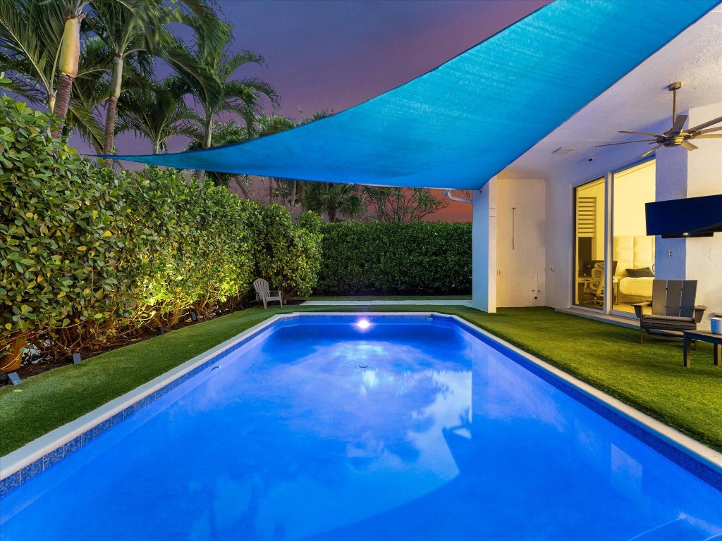 Photo of 1002 Lake Shore Drive, Delray Beach, FL 33444 (MLS # B26042318)