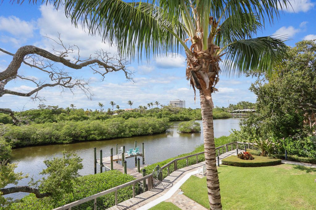 Photo of 622 Inlet Waters Circle, Jupiter, FL 33477 (MLS # R11126943)