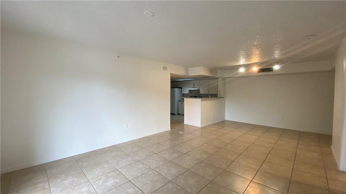 5045 Wiles Rd 205