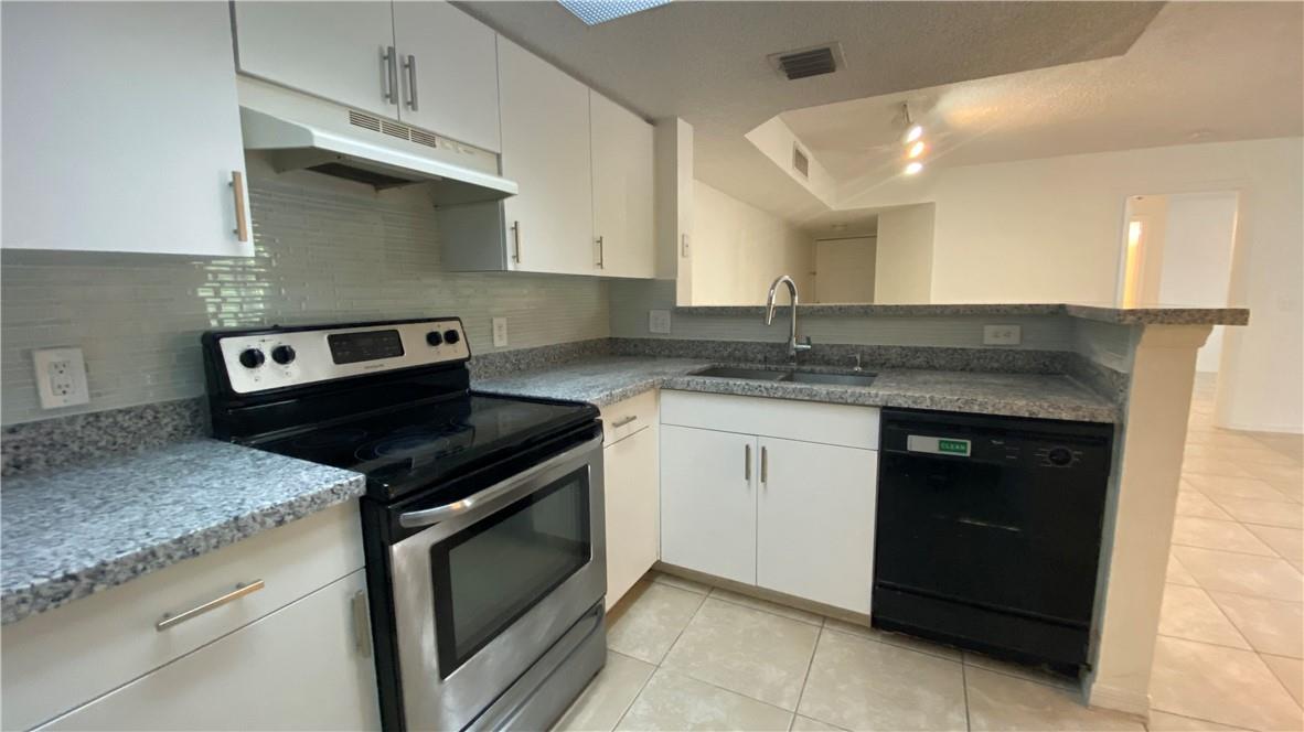 5045 Wiles Rd 205