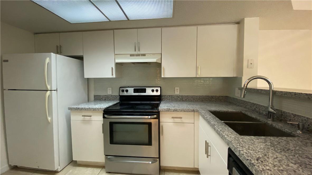 5045 Wiles Rd 205