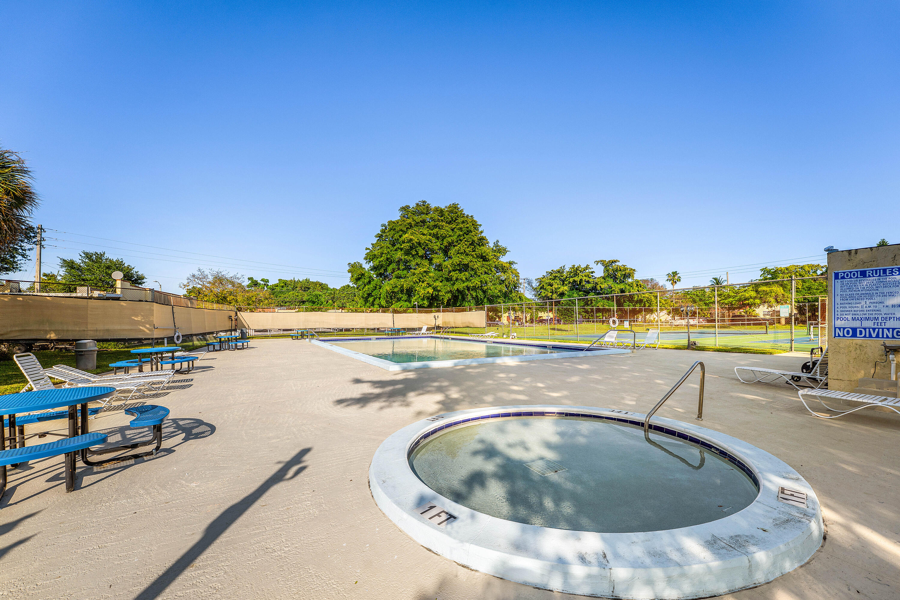 LAKE ISLAND - Residential