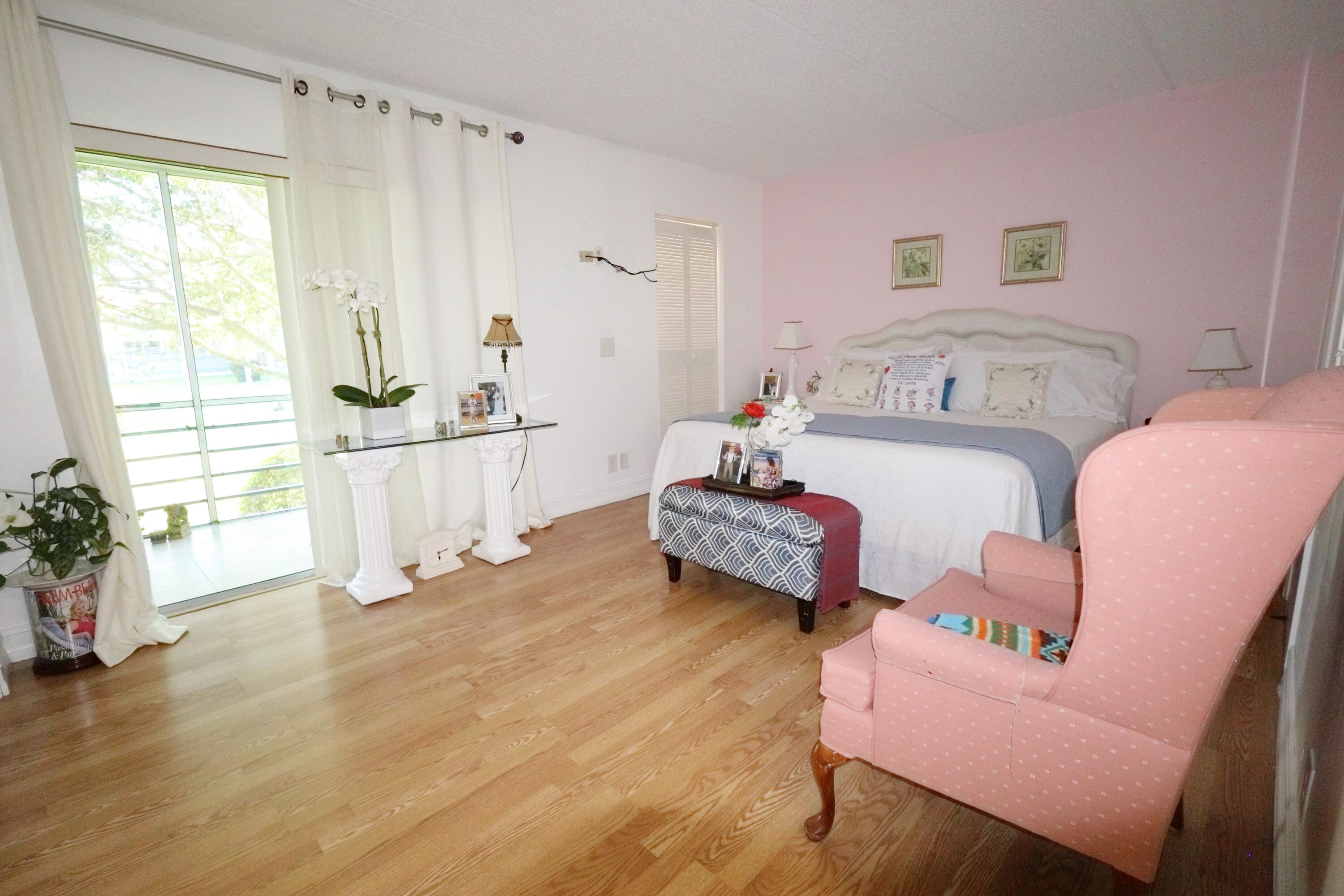 REGAL PALMS TRAFALGAR CONDO - Residential
