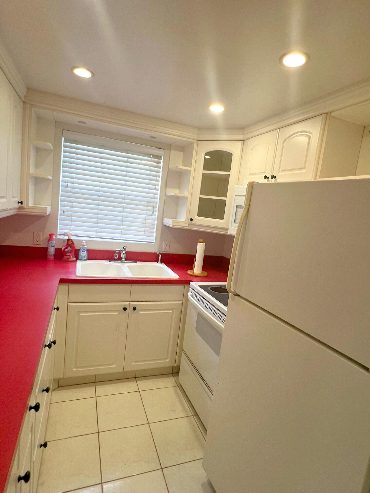 DORCHESTER CONDO - Residential