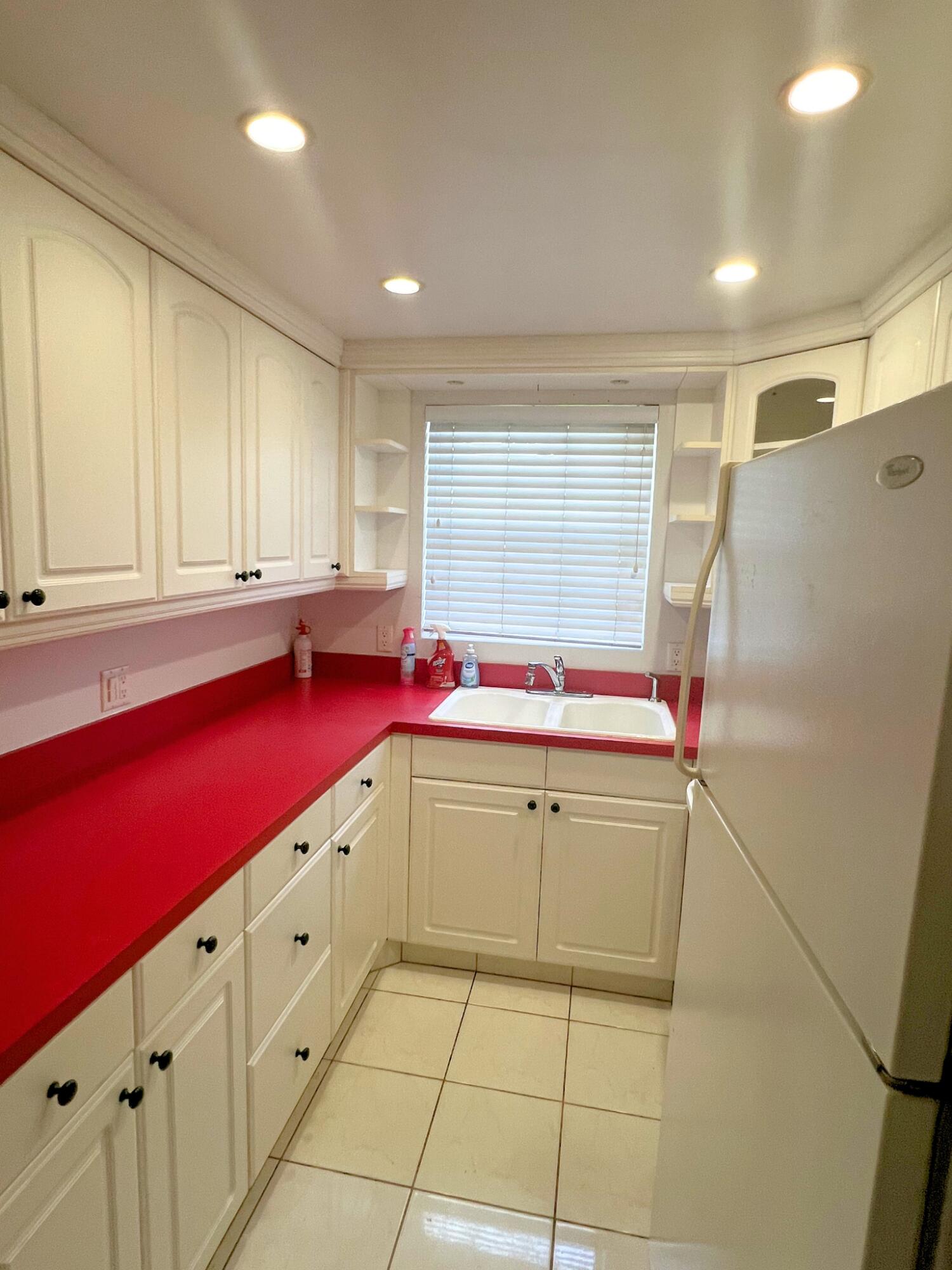DORCHESTER CONDO - Residential