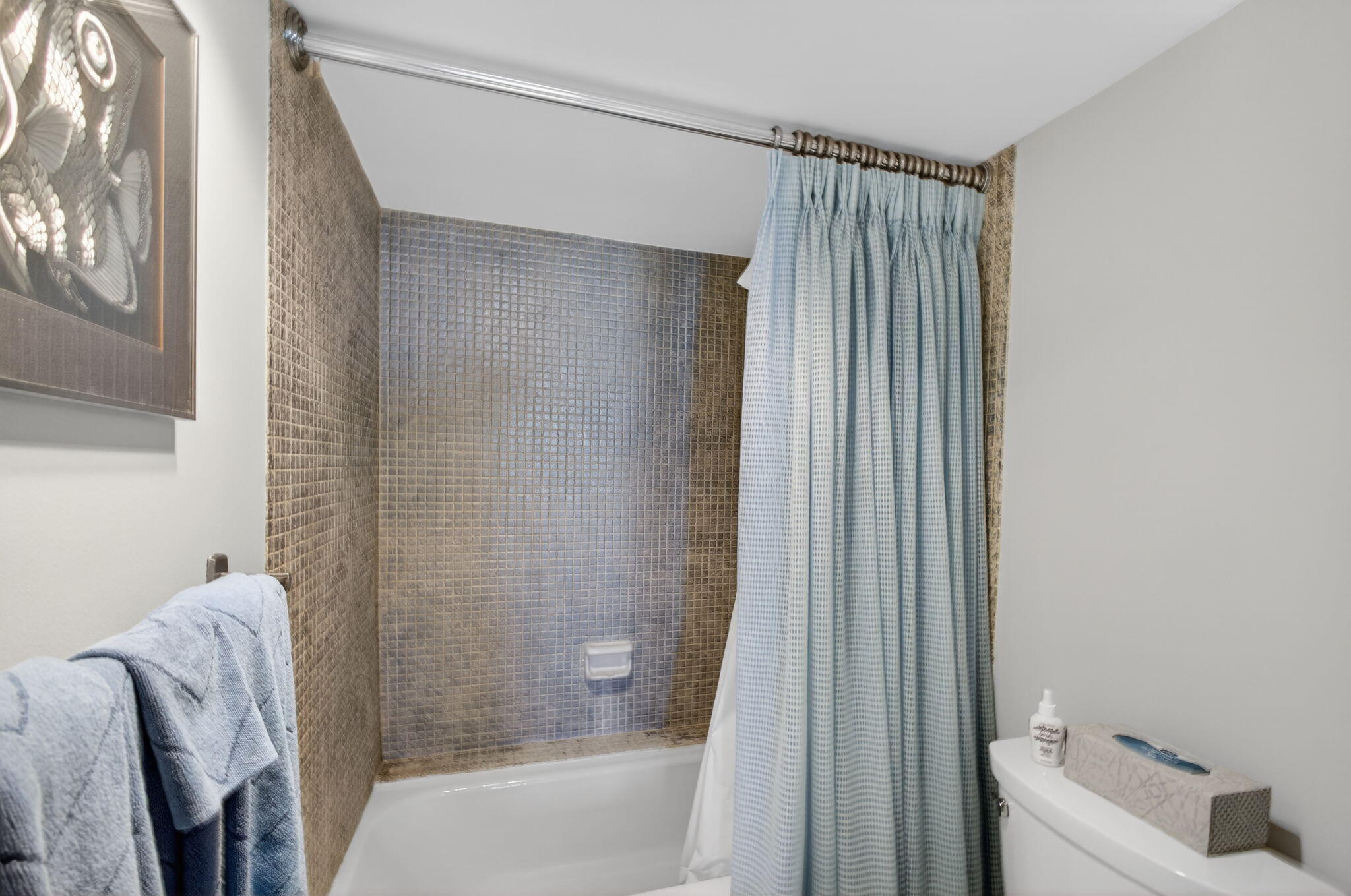 EASTPOINTE CONDO - Residential