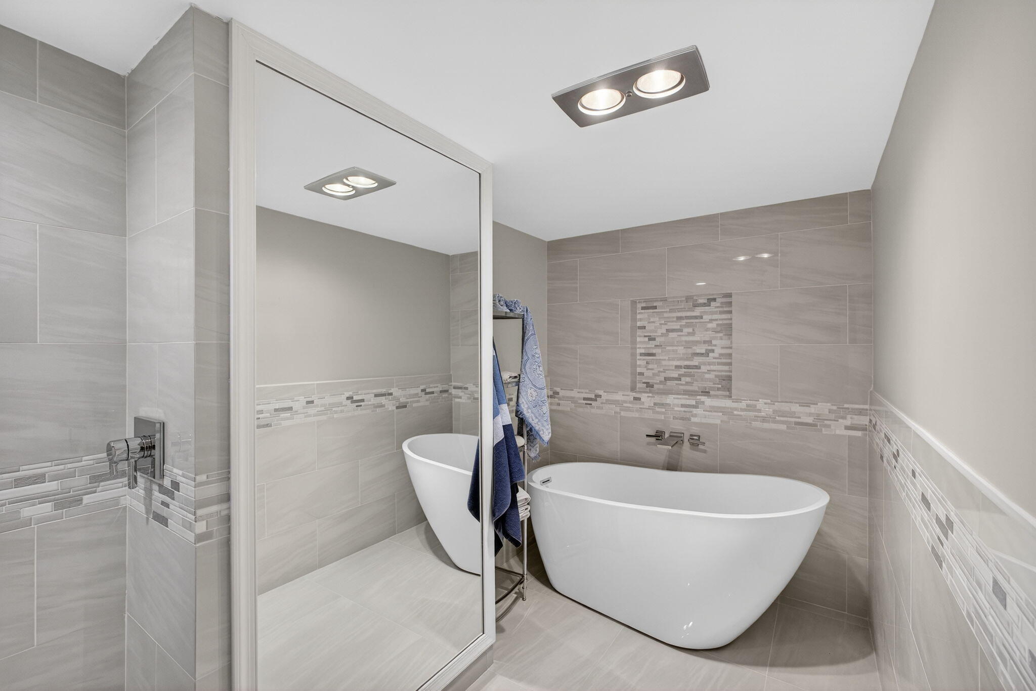 EASTPOINTE CONDO - Residential