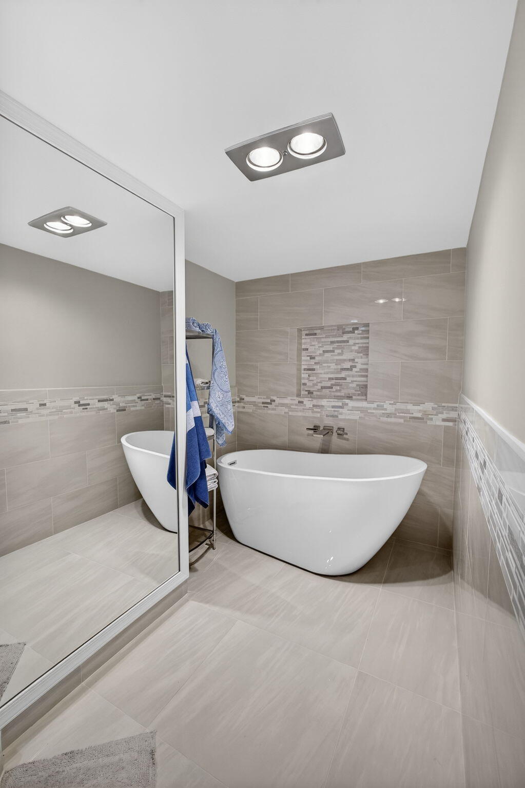 EASTPOINTE CONDO - Residential