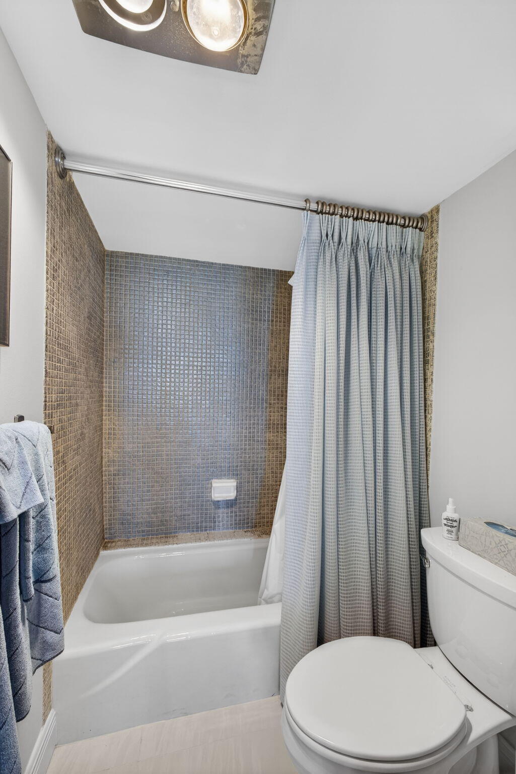 EASTPOINTE CONDO - Residential