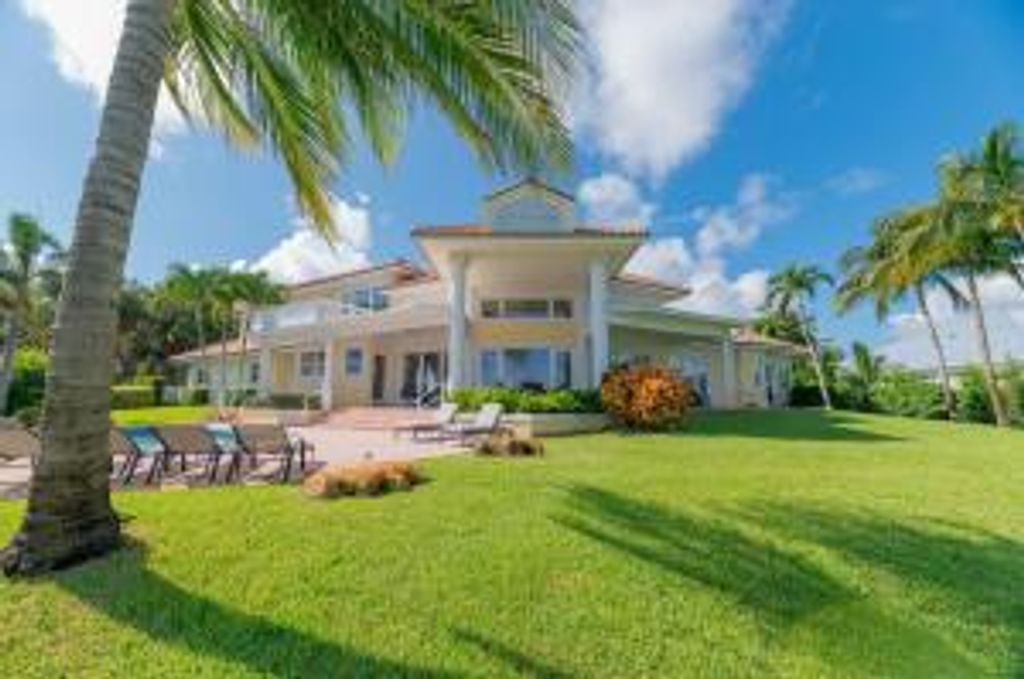 Photo of 901 SE Riverside Drive, Stuart, FL 34994 (MLS # R11153184)