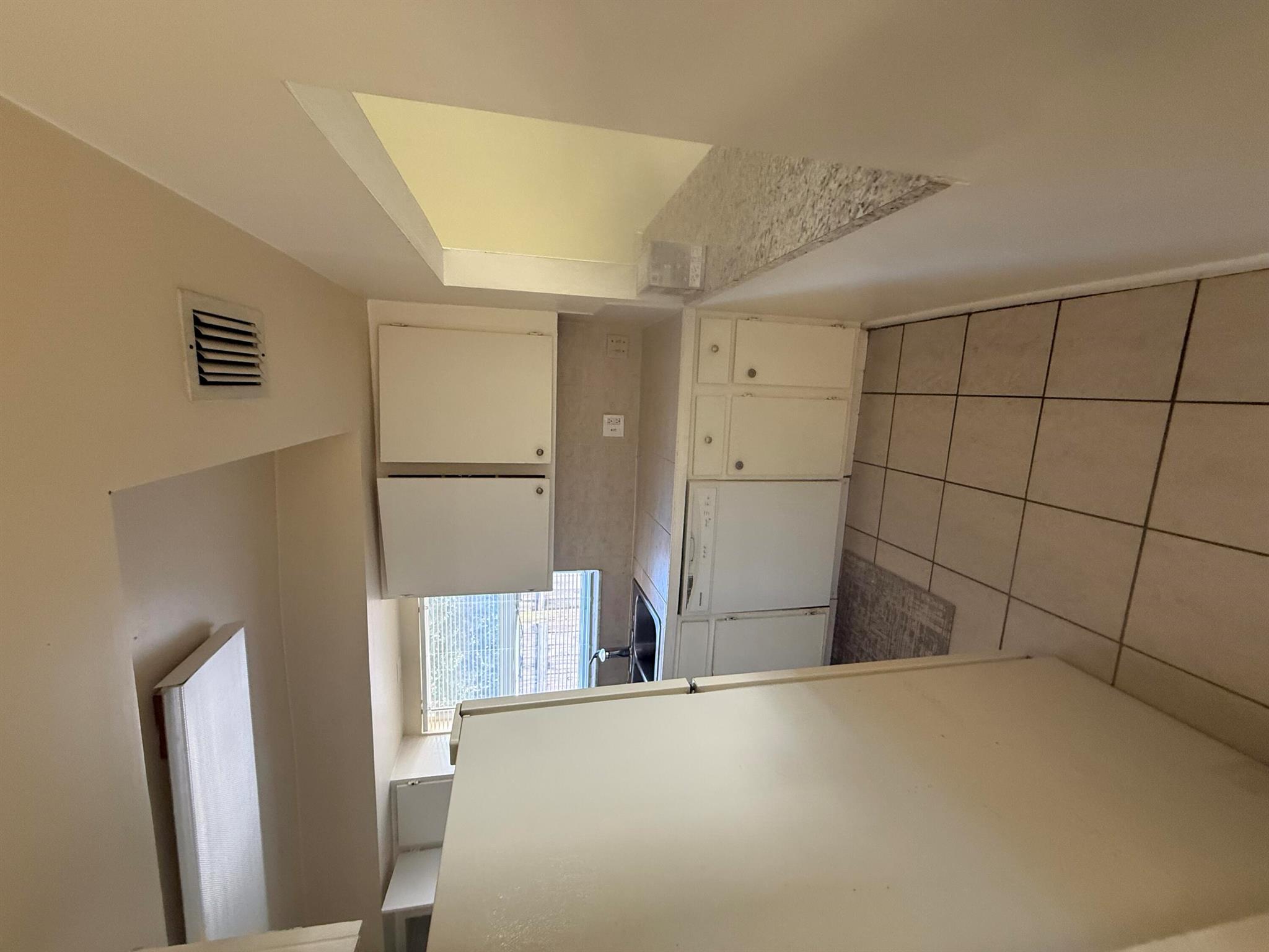 VALENCIA PARK - Residential Lease