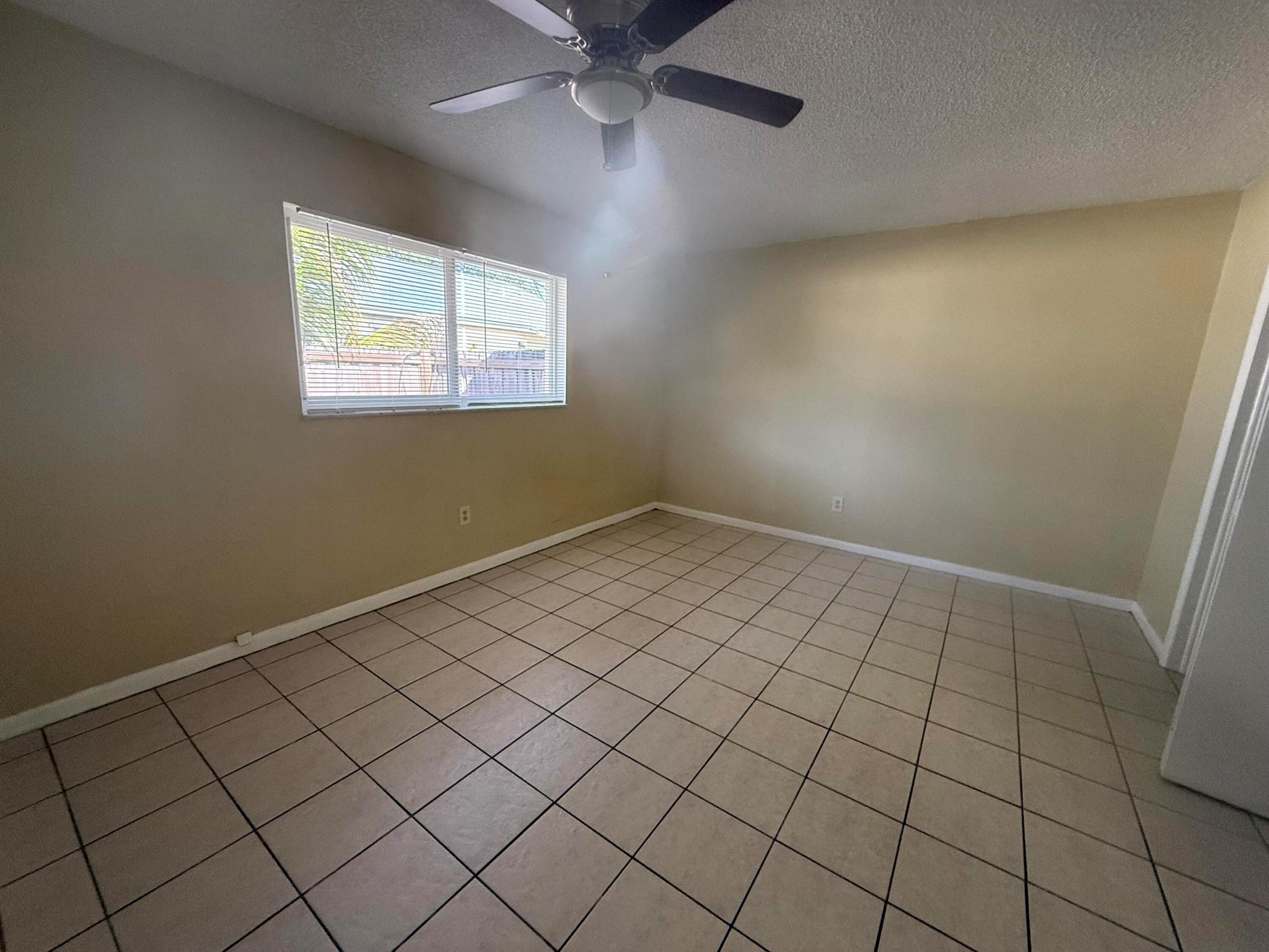 VALENCIA PARK - Residential Lease