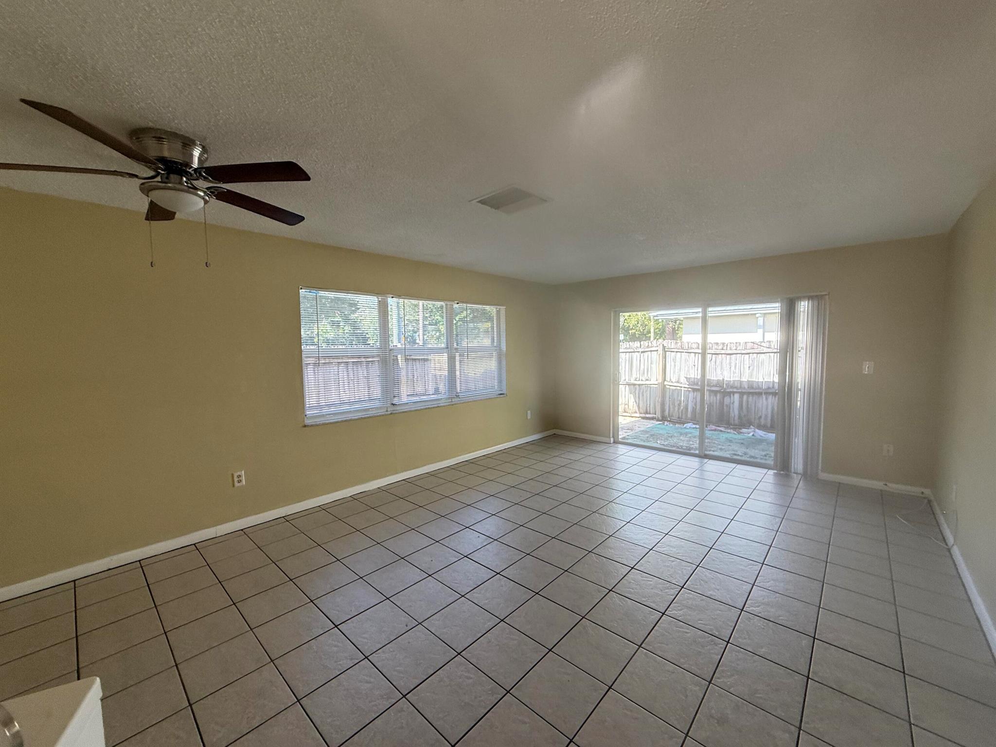 VALENCIA PARK - Residential Lease