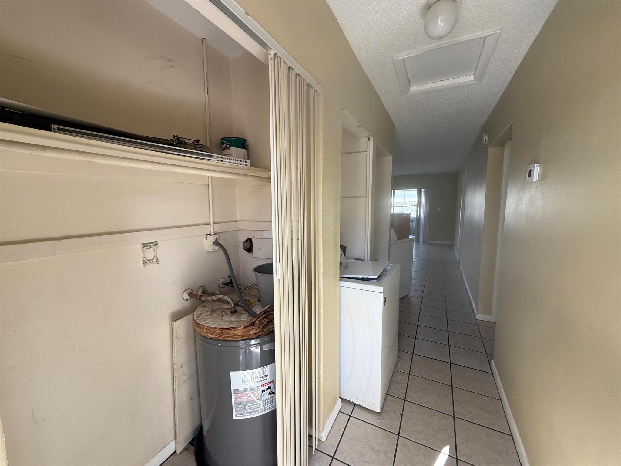 VALENCIA PARK - Residential Lease