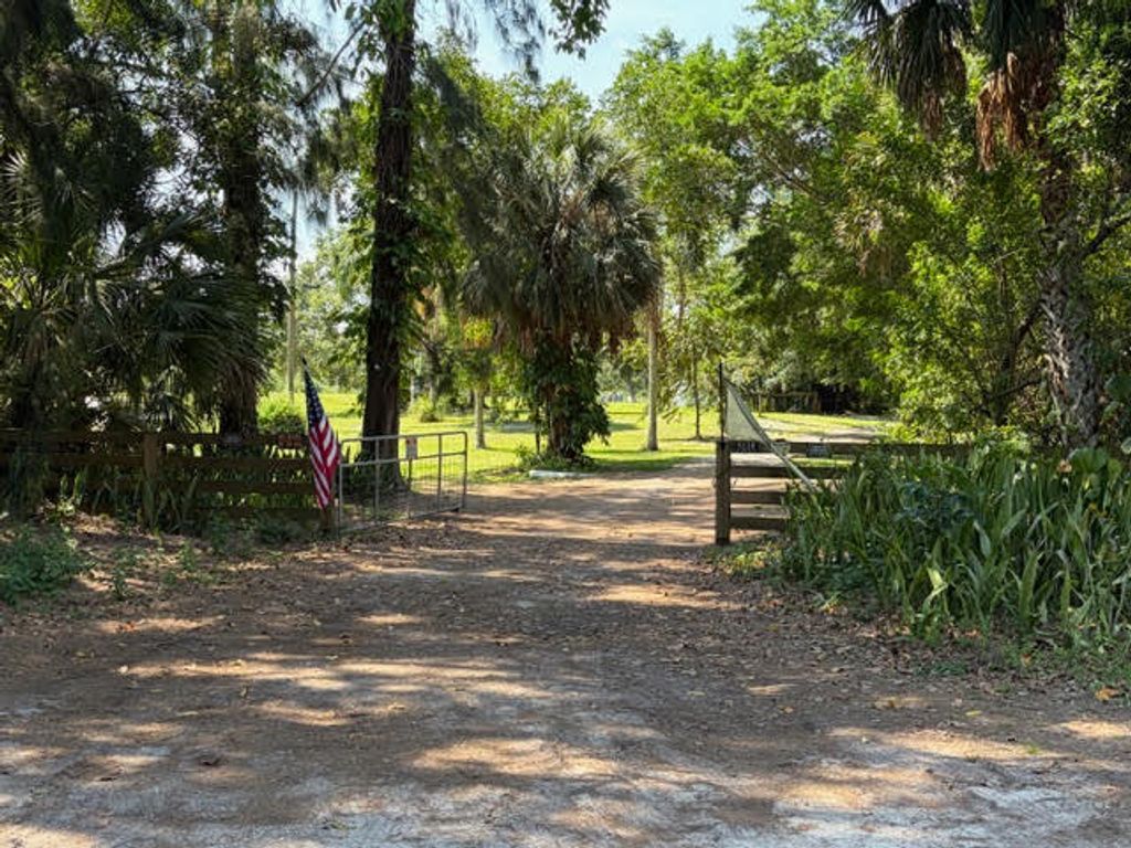 Photo of 9538 171st Street N, Jupiter, FL 33478 (MLS # R11156383)