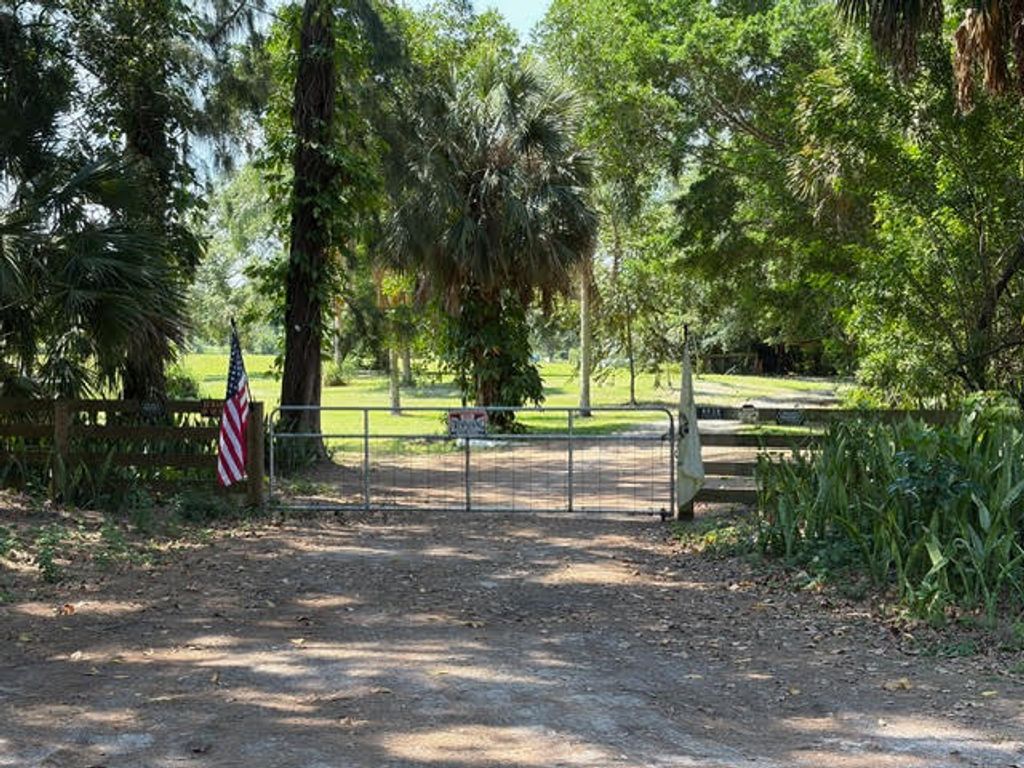 Photo of 9538 171st Street N, Jupiter, FL 33478 (MLS # R11156383)