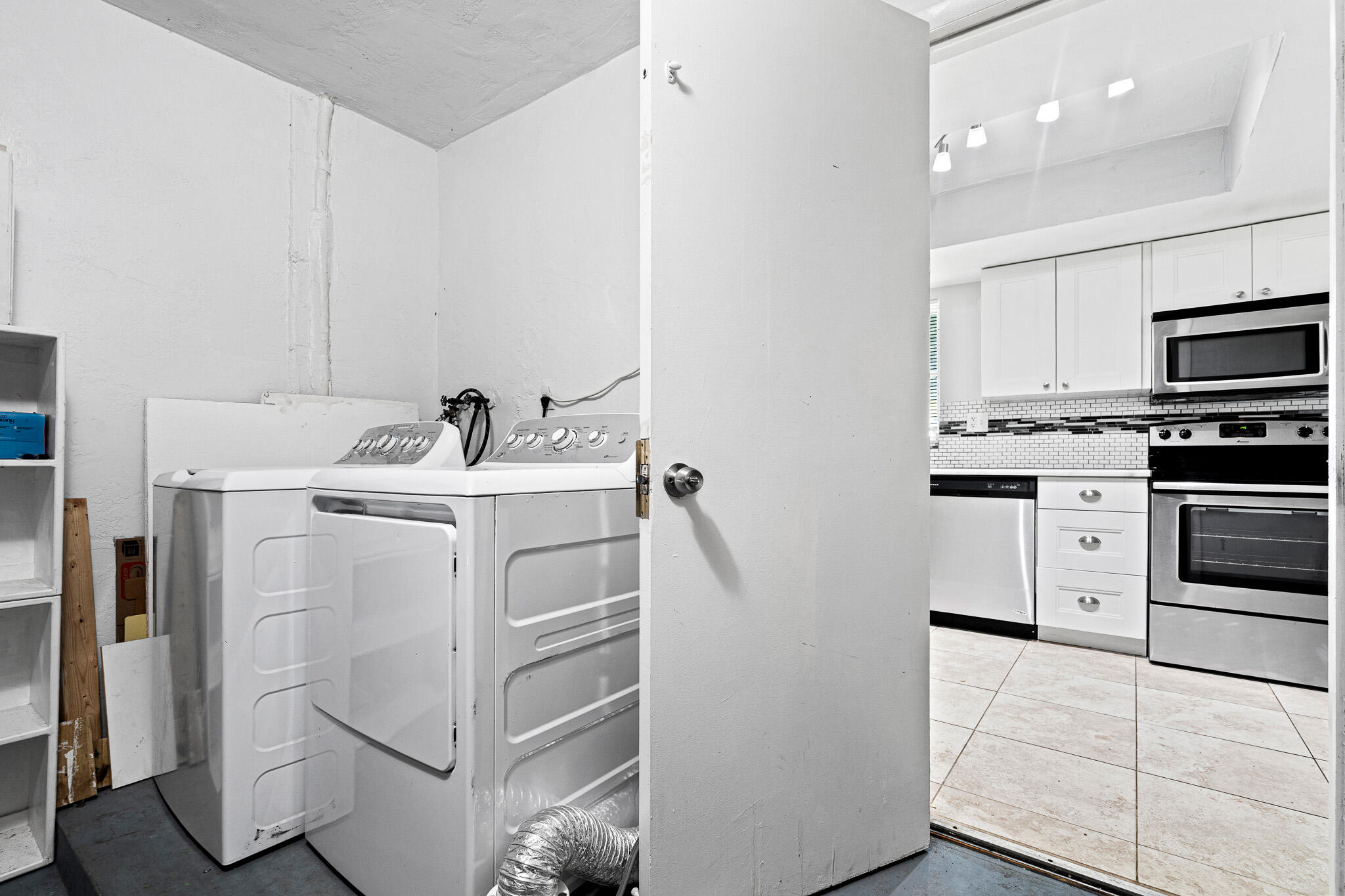 LEISUREVILLE THIRD SEC - Residential Lease