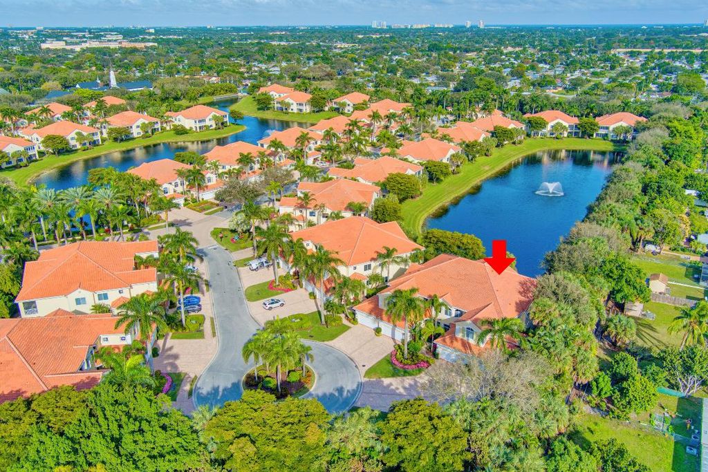 Photo of 103 Palm Bay Circle #B, Palm Beach Gardens, FL 33418 (MLS # R10955502)