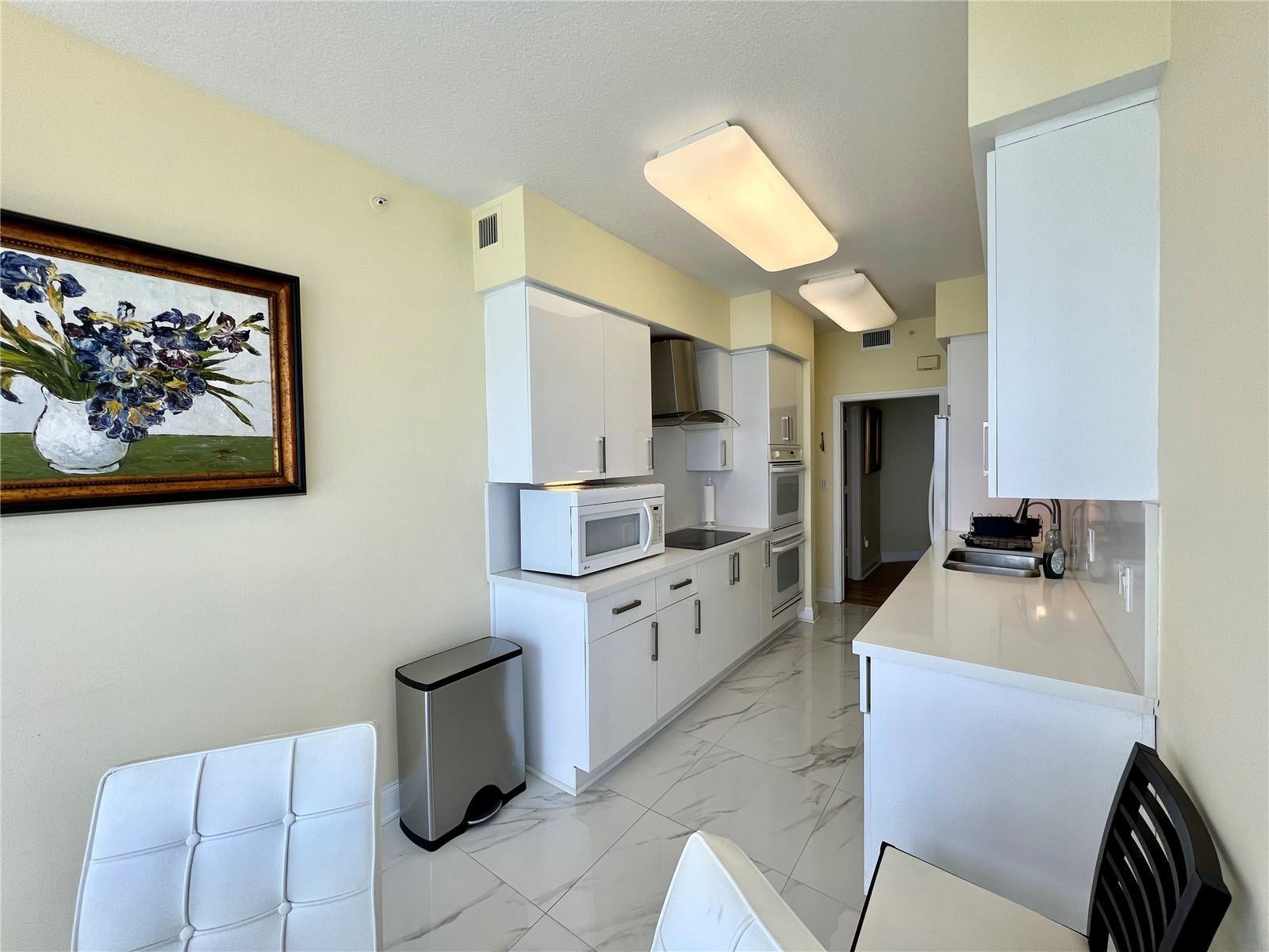 RENAISSANCE ON THE OCEAN - Residential Lease