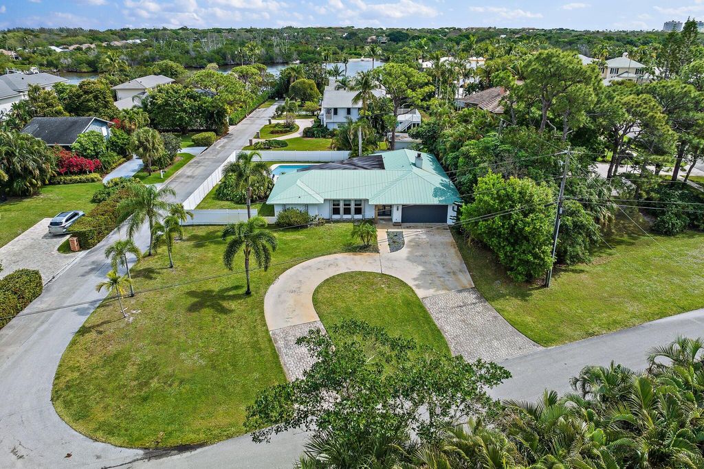 Photo of 15380 Palmwood Road, Palm Beach Gardens, FL 33410 (MLS # R10971043)