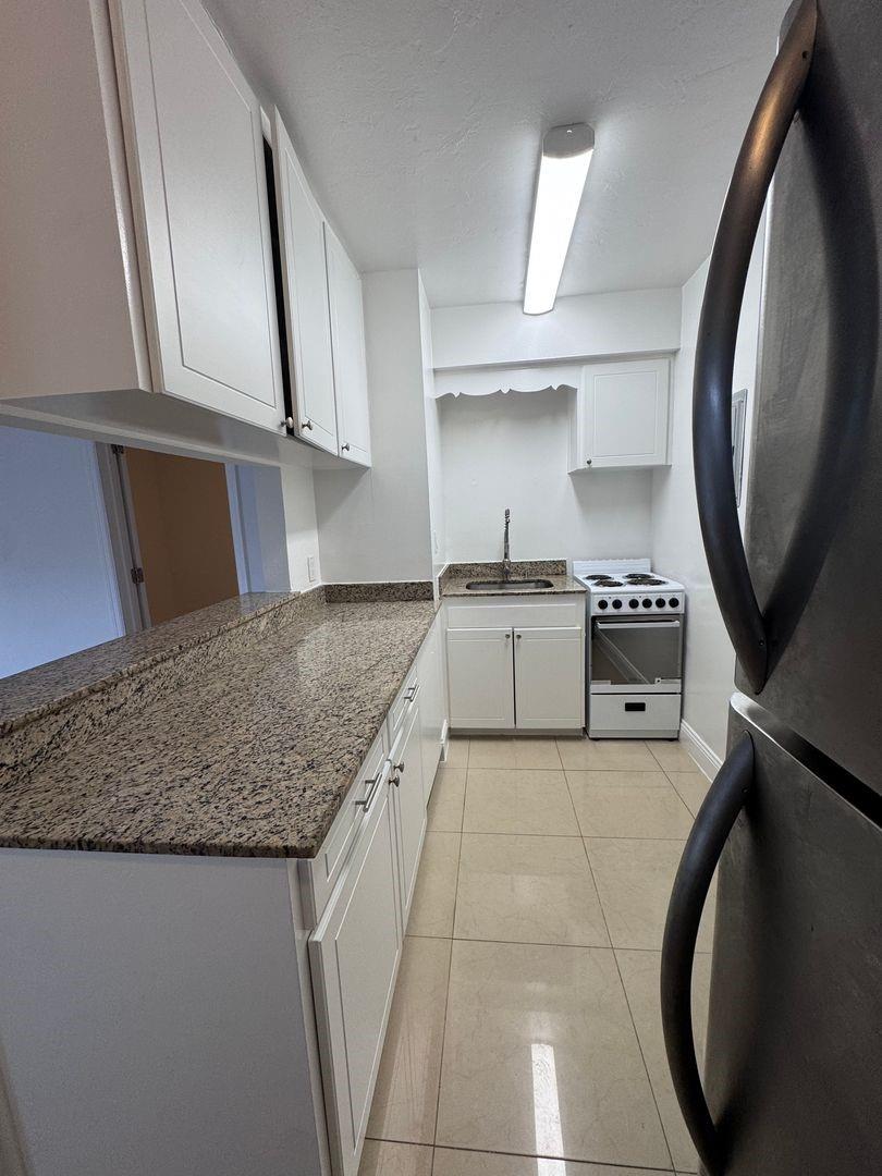 405 6th Ave 4