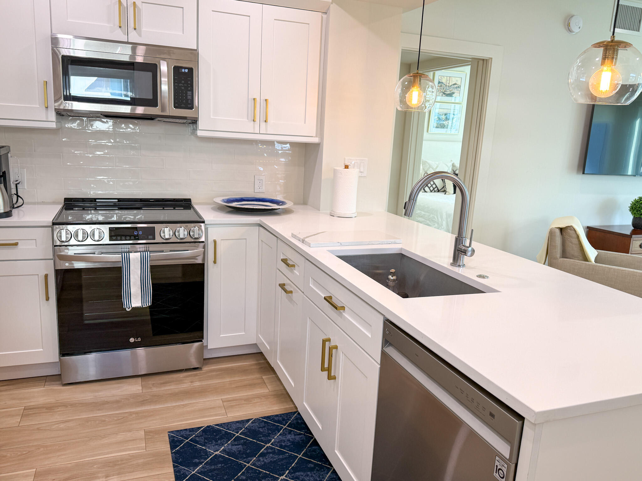 ROGERS HOUSE CONDO - Residential Lease