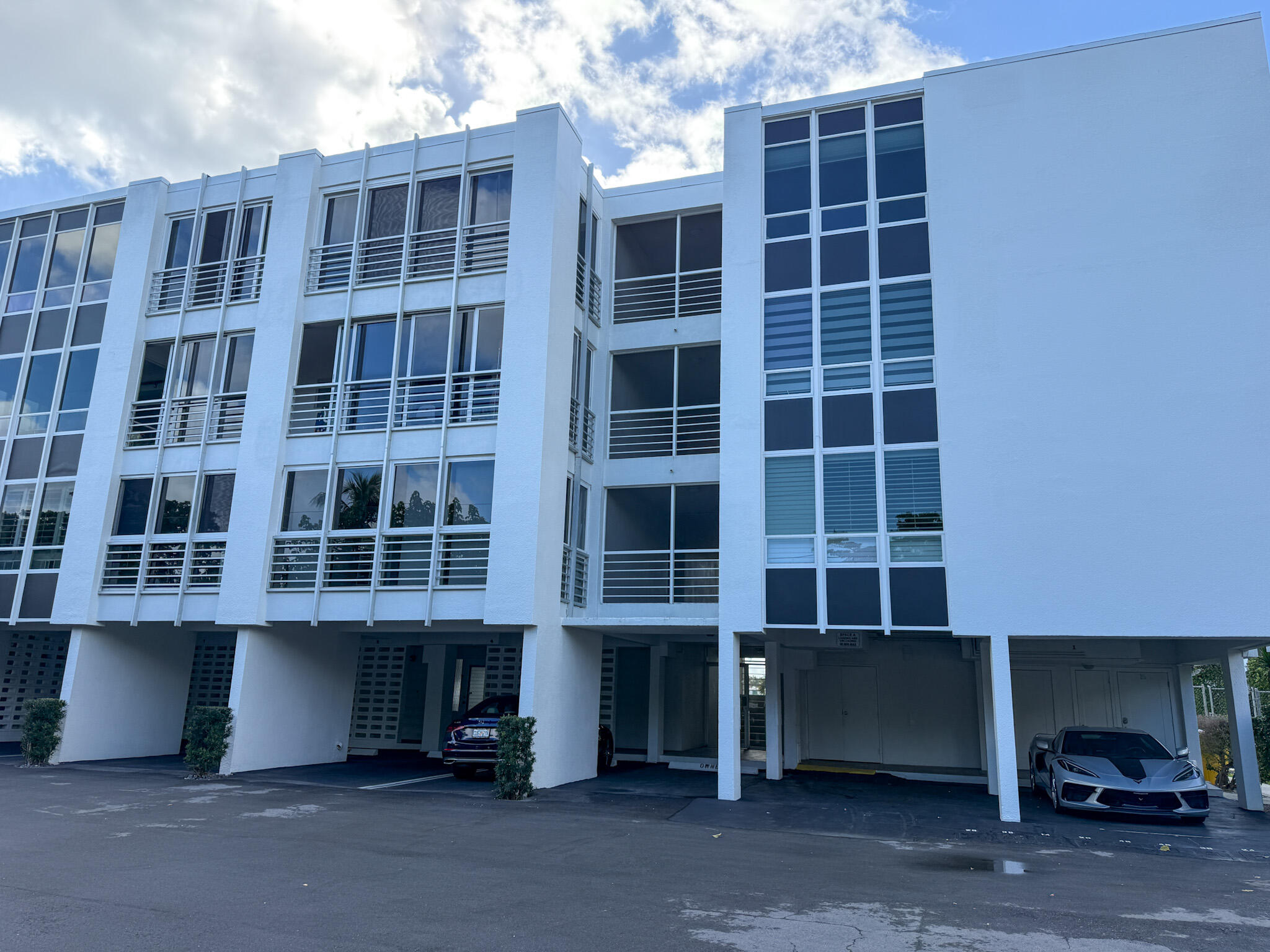 ROGERS HOUSE CONDO - Residential Lease