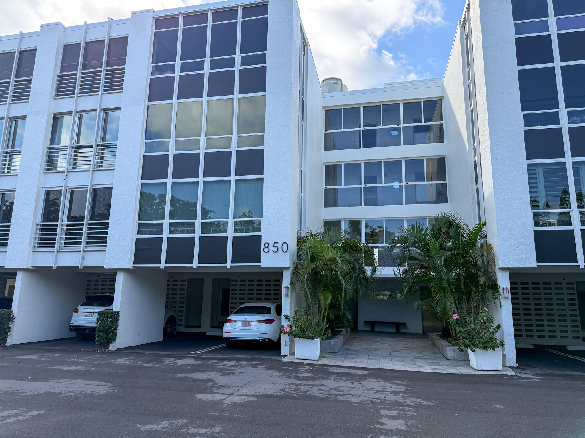 ROGERS HOUSE CONDO - Residential Lease