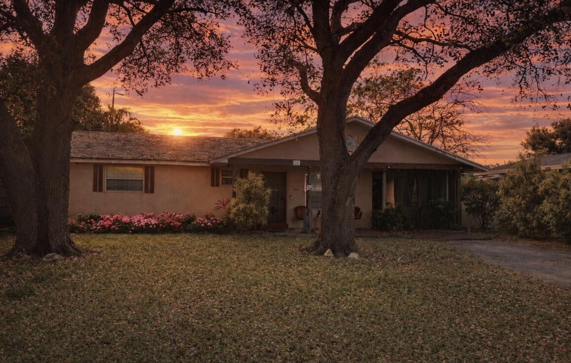 LYNNWOOD HOMESITES - Residential