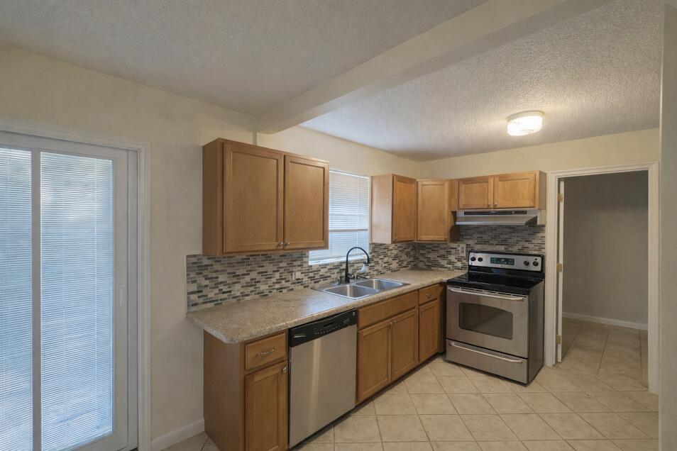 LYNNWOOD HOMESITES - Residential