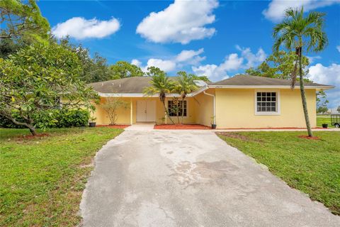 A home in Loxahatchee