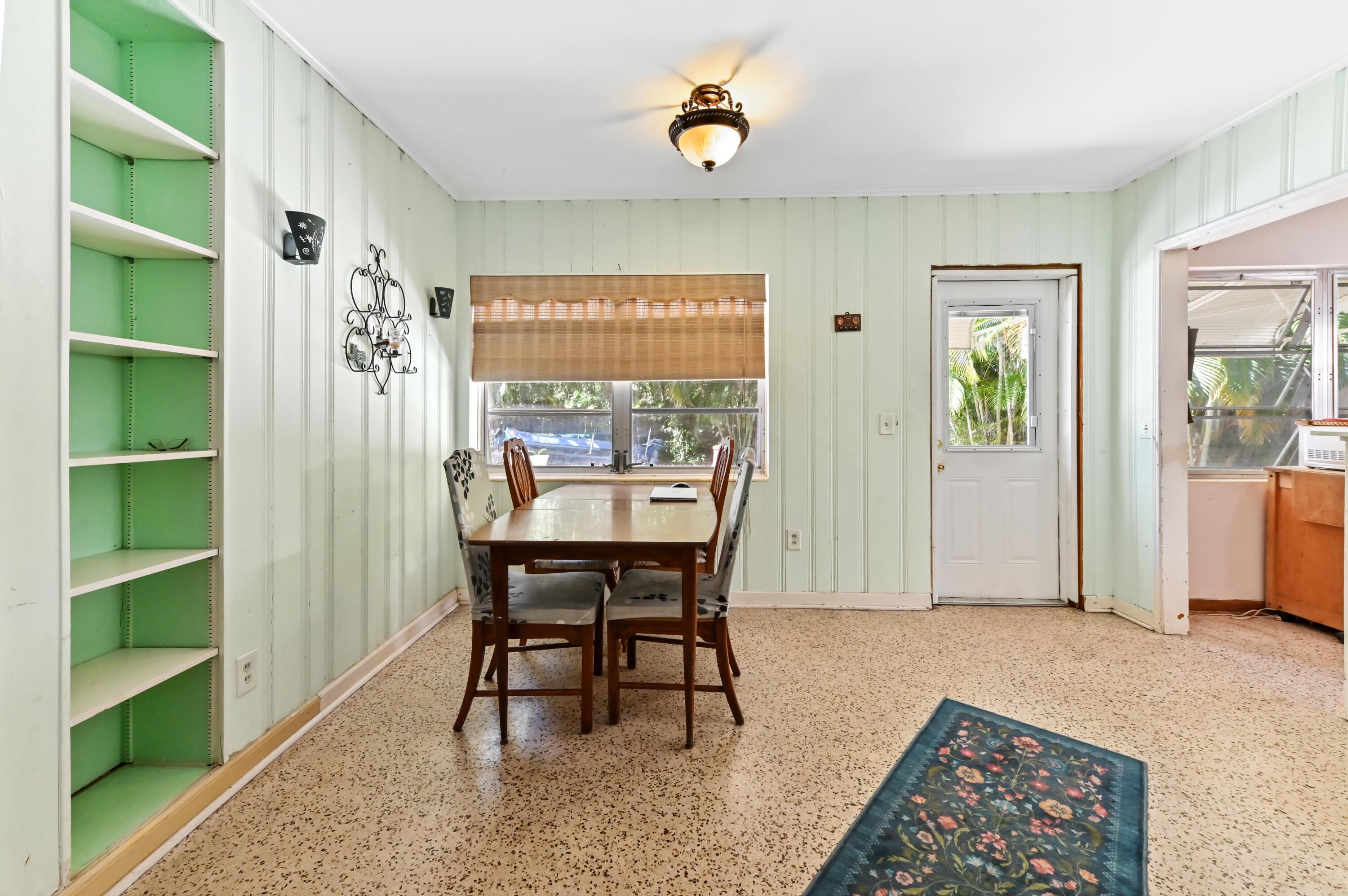 411 N Lakeside Drive