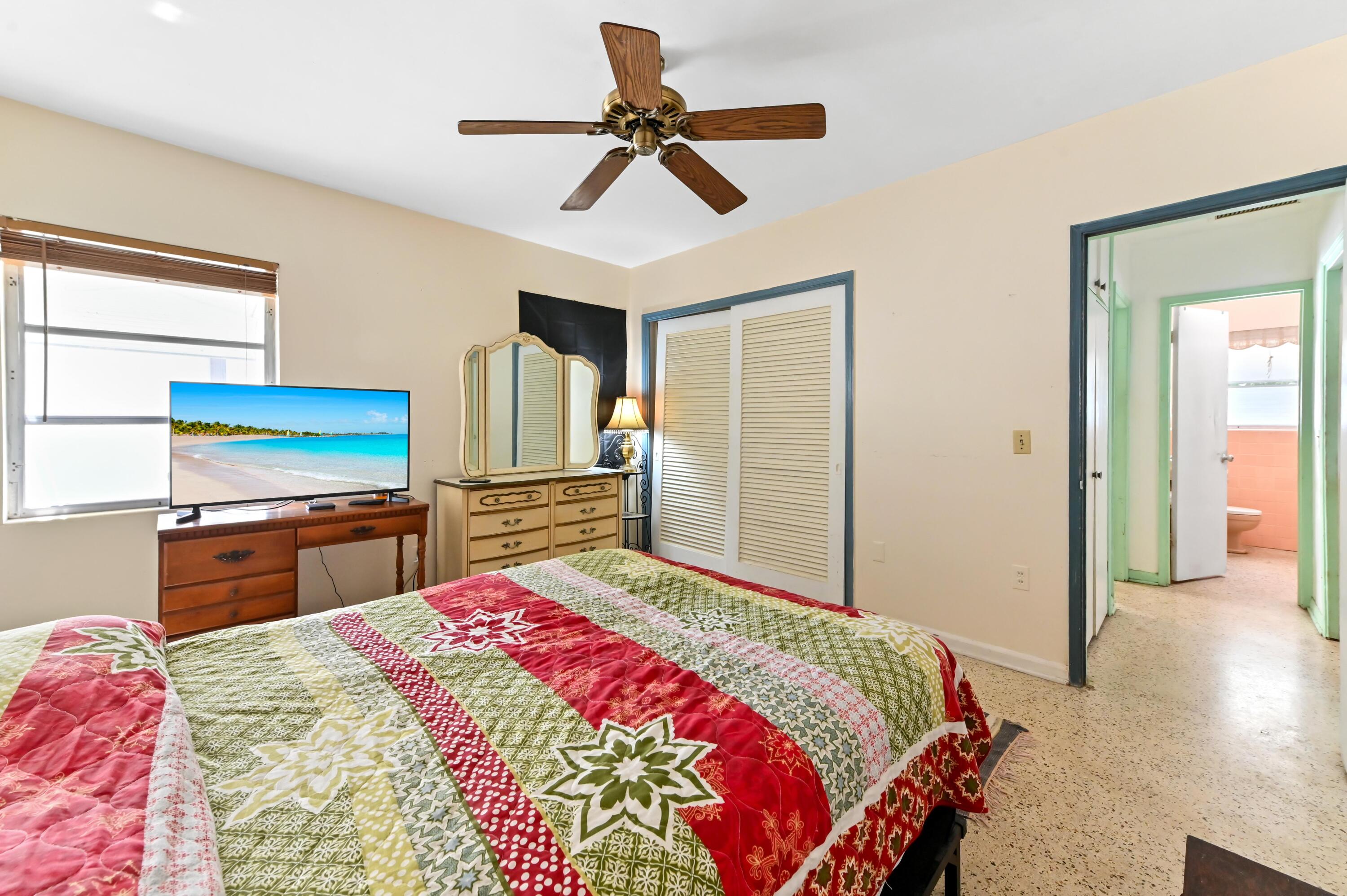 LAKE WORTH TOWN - Residential