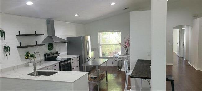 BRIGER PARS B, E AND F - Residential