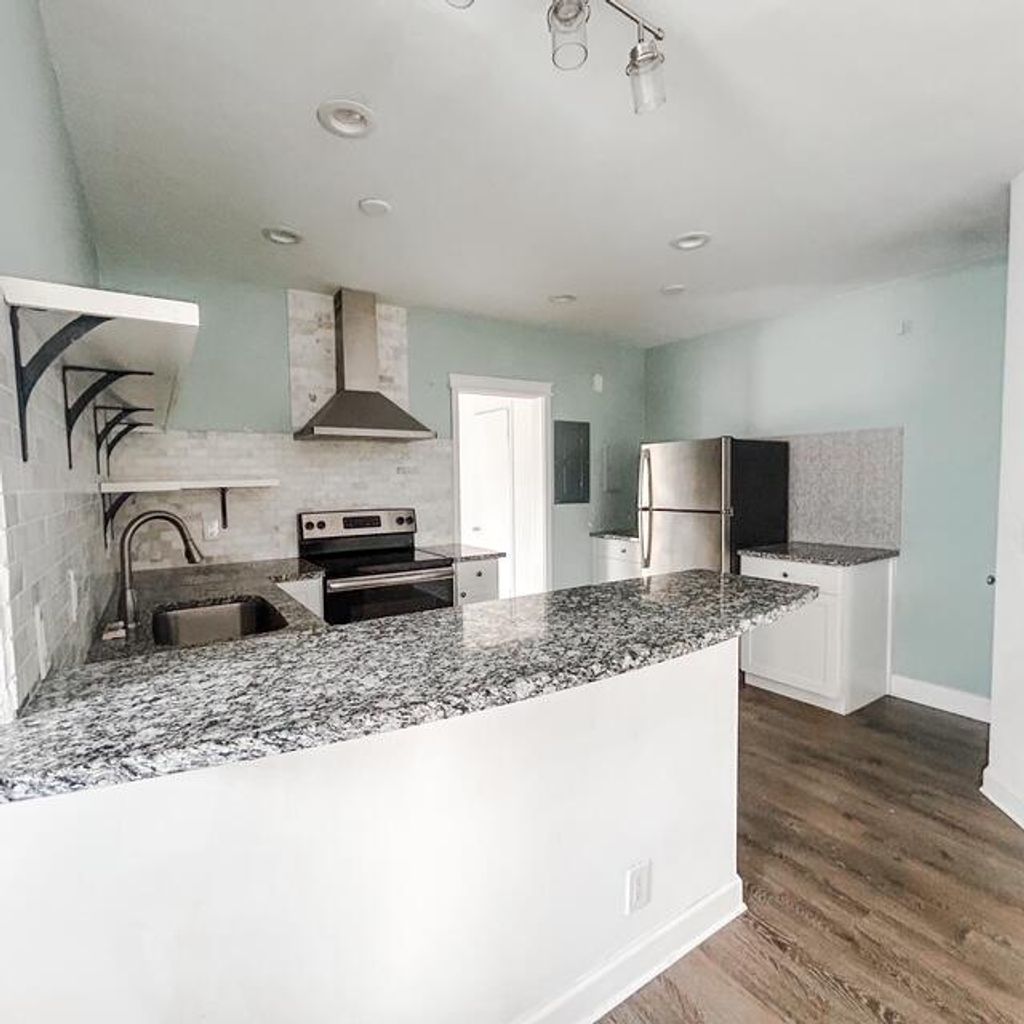 Photo of 23 S Lakeside Drive, Lake Worth Beach, FL 33460 (MLS # R11137205)