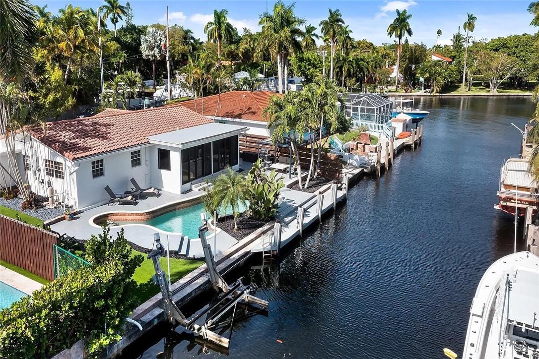 Spectacular and rare waterfront opportunity! 3/2 single family pool home with ocean access & NO FIXED BRIDGES! Only one house off the north fork of the New River! Featuring: 75’ of water-frontage, massive freeform pool, partial impact glass, 2018 HVAC, updated kitchen and baths and Downtown views! Located in the sought-after Riverside Park neighborhood, you are walking distance to the Park, Riverside Market, Chimney House, The Riverwalk, Las Olas Blvd & more! Note: 1-car garage is currently used as a the 3rd bedroom.