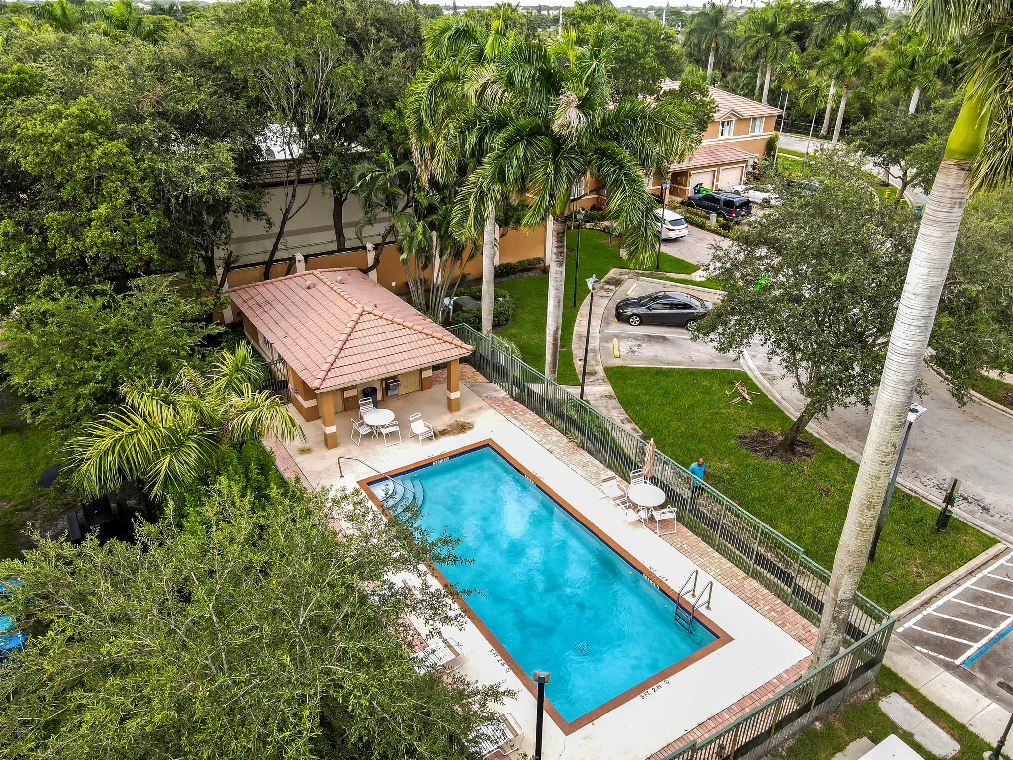 Sunset Plaza 152-48 B - Residential Lease